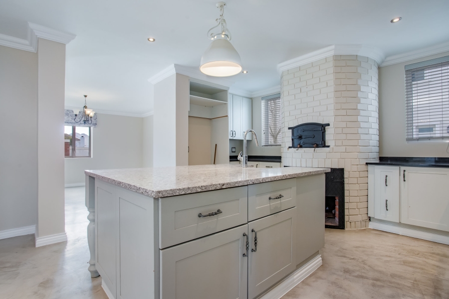 To Let 4 Bedroom Property for Rent in Val De Vie Estate Western Cape